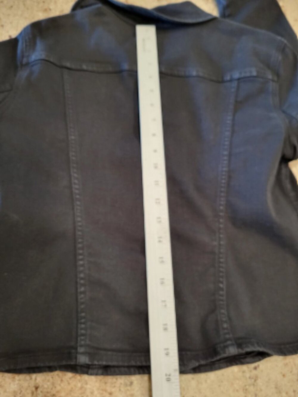 Chico's Size 1 Reg Medium Black Denim Cropped Jean Jacket 20 in length 4 Pockets - Picture 10 of 13